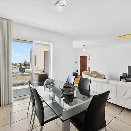 Golden View Near & Services Porto Santo